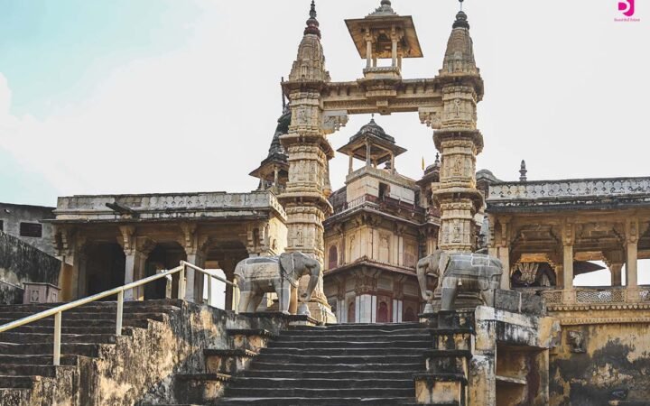Stone steps and carved entrance of Jagat Shiromani Temple in Amer Jaipur