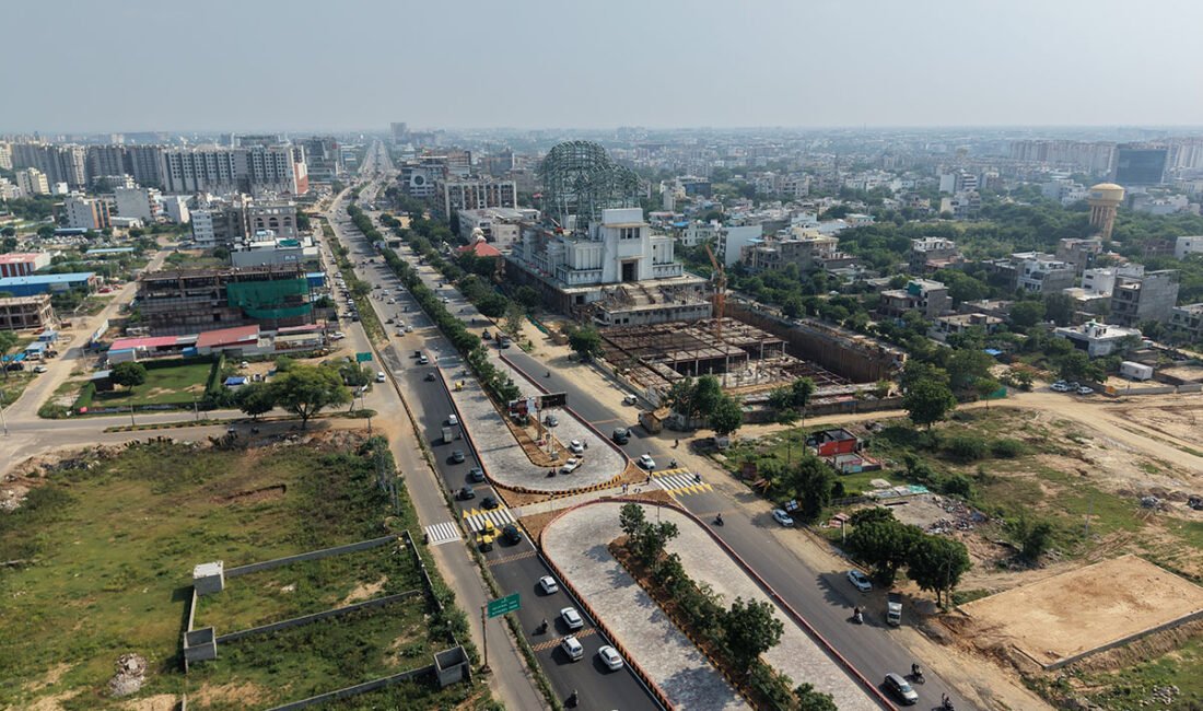 महल रोड जगतपुरा पर नए U-Turn और चलता ट्रैफिक