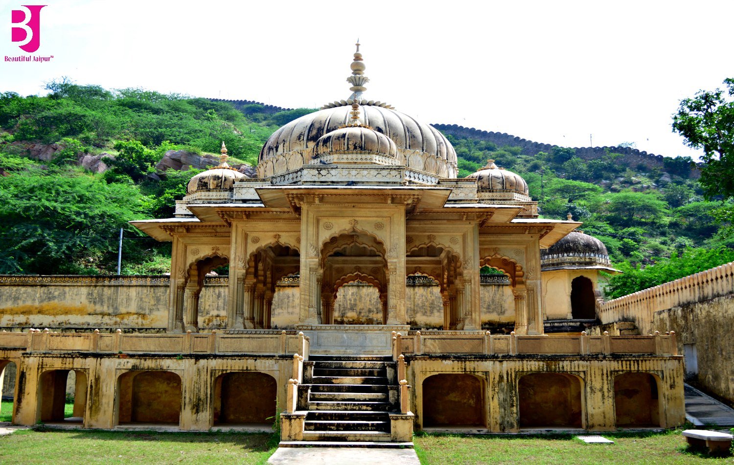 Historic royal cenotaph at Gaitore Ki Chhatriyan with Aravalli hills
