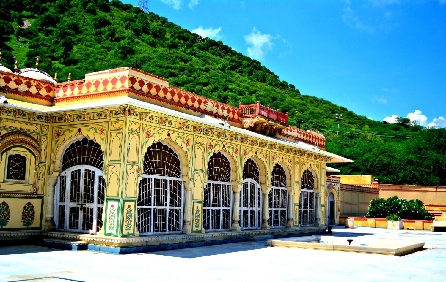 Painted palace facade at Sisodia Rani Garden Jaipur