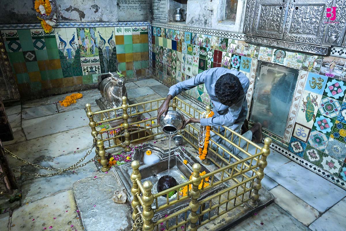 Abhishek at Tarkeshwar Mahadev Temple Jaipur